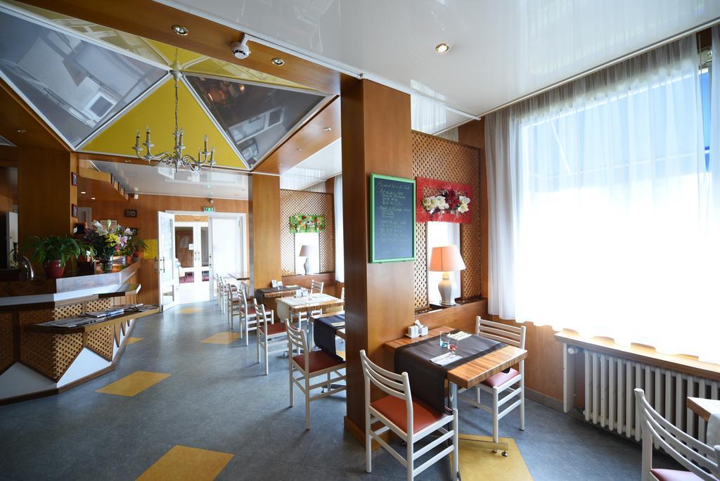 Hotel Continental Vierzon Exterior photo